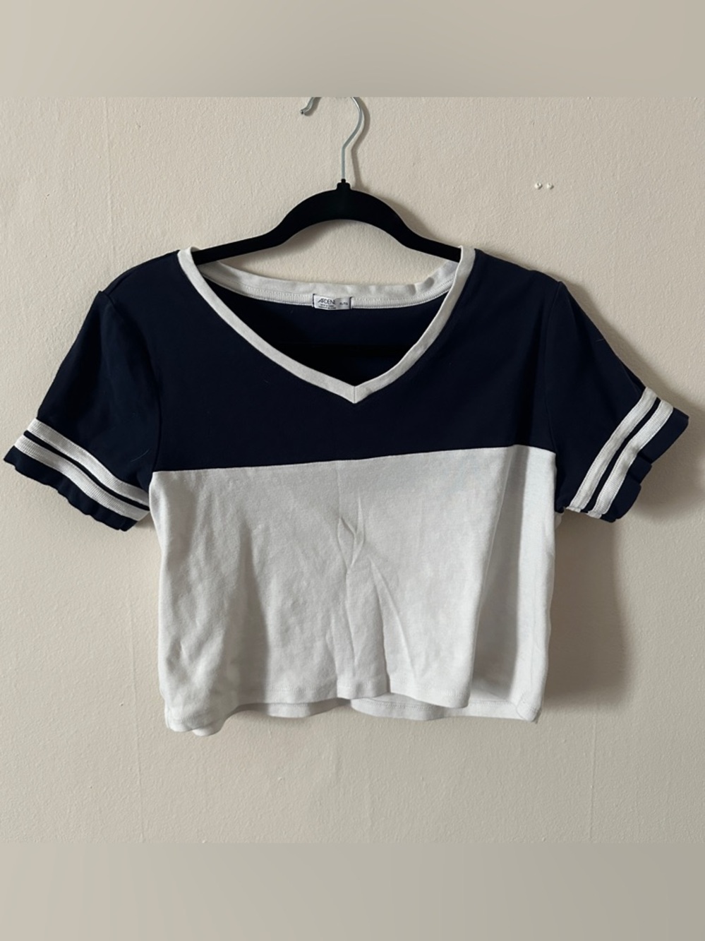 Ardene Navy & White V-Neck Colorblock Crop Top